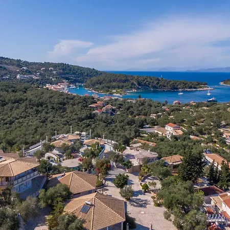 Paco's Luxury 18 Apartman Oziász